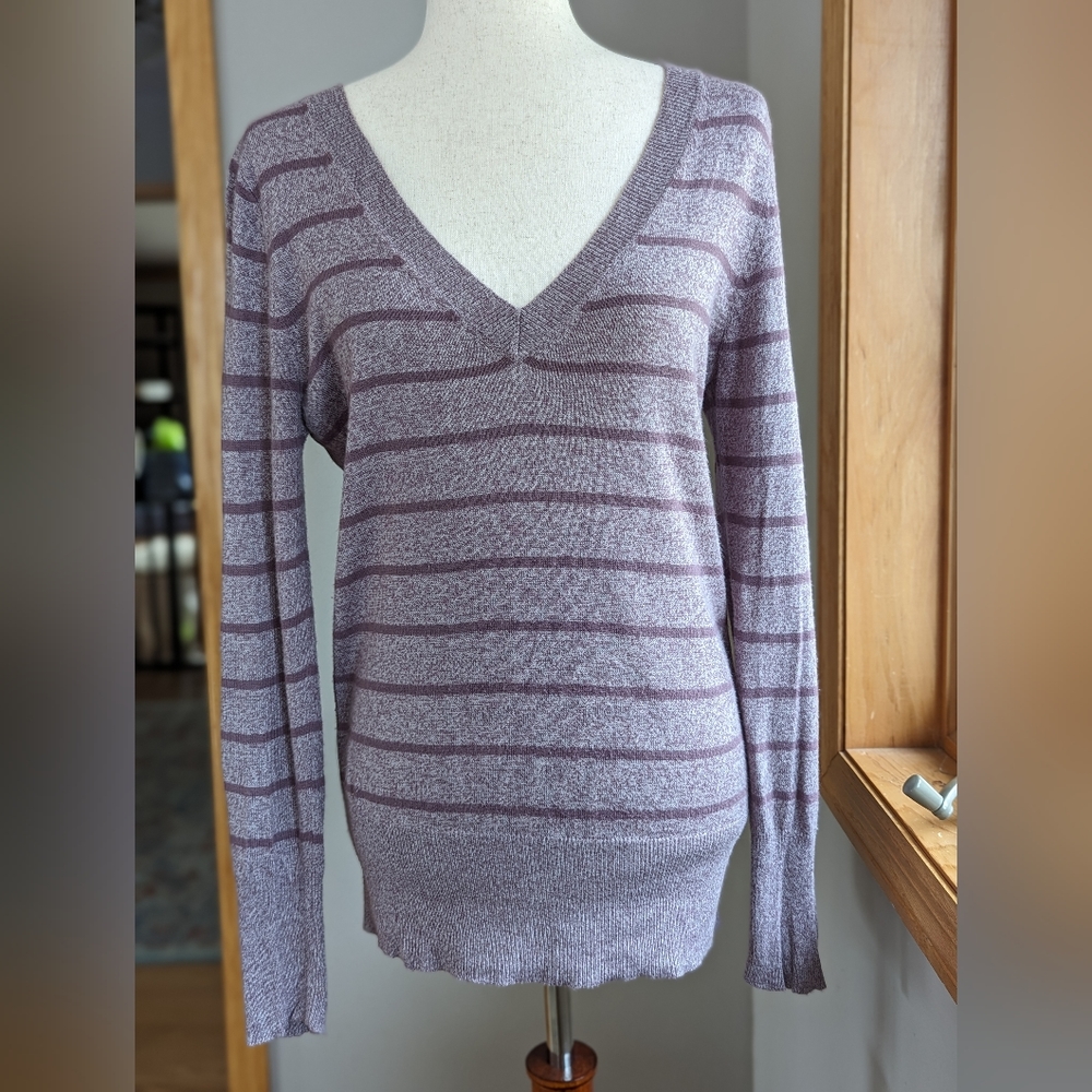Mossimo Womens Lavender Striped Long Sleeve V-Neck Pullover Sweater Size Med